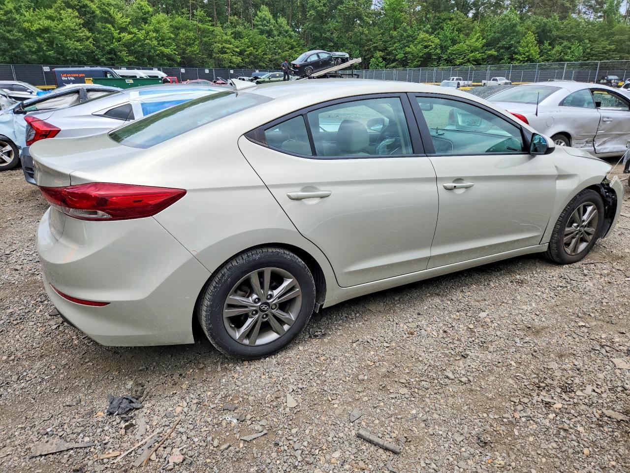 2018 Hyundai Elantra Value Edition - Фото 3
