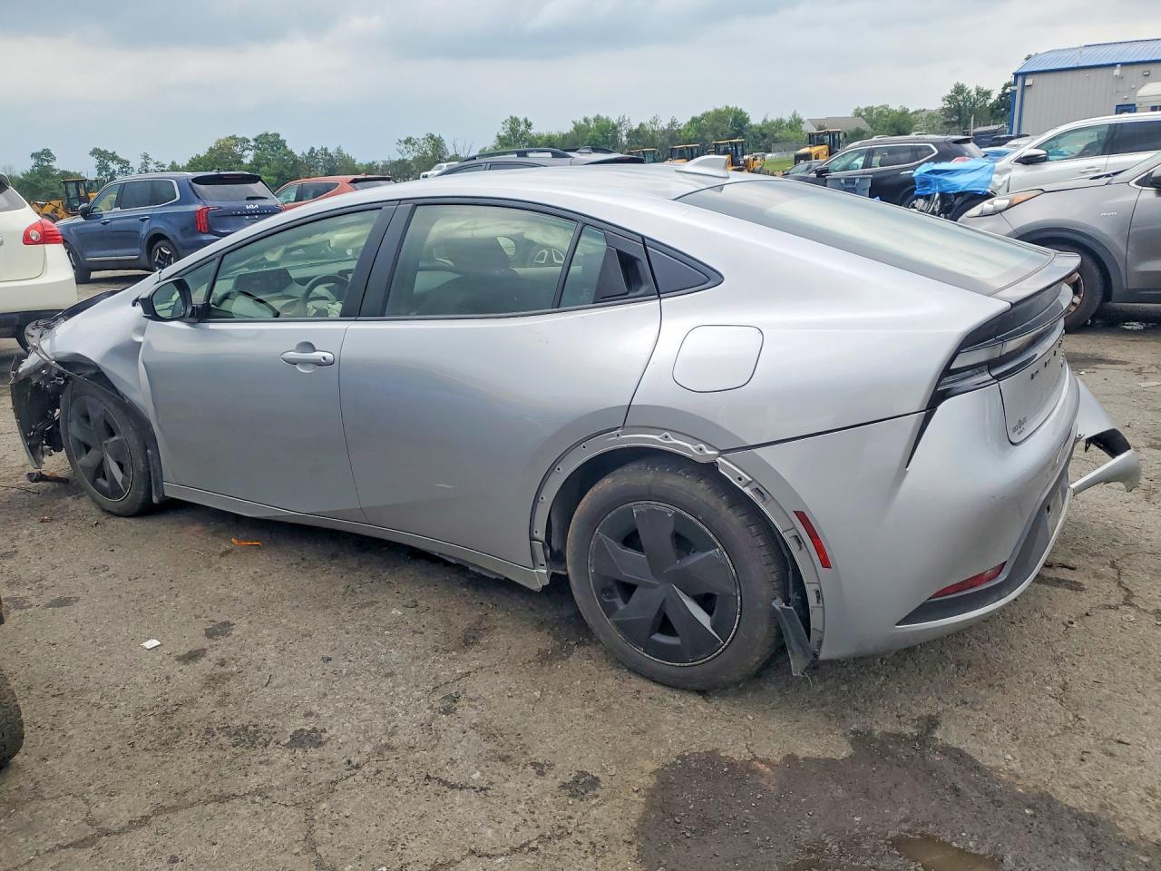 2024 Toyota Prius Prime Se - Image 2