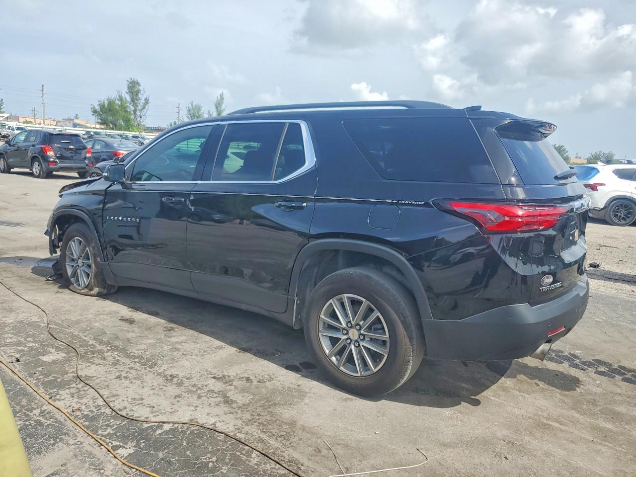 2022 Chevrolet Traverse Lt - Фото 2