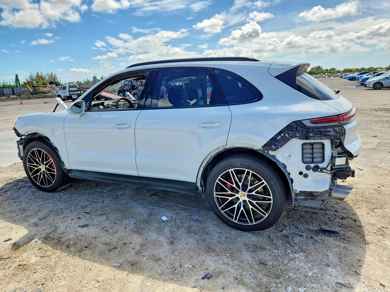 2024 Porsche Cayenne - Фото 2