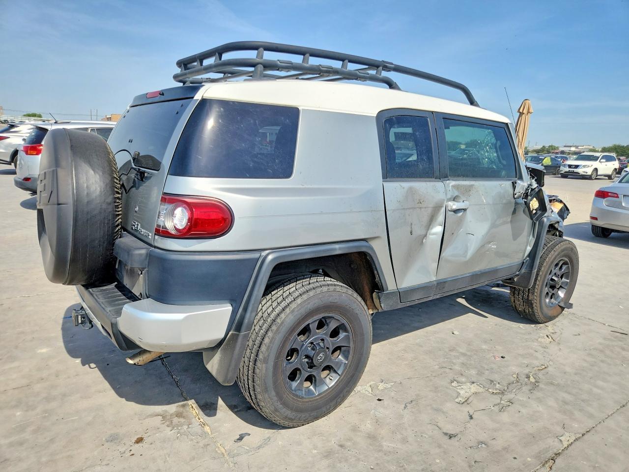 2012 Toyota Fj Cruiser Base - Image 3