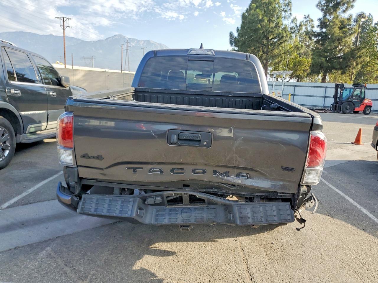 2021 Toyota Tacoma Trd Off-Road - Image 6