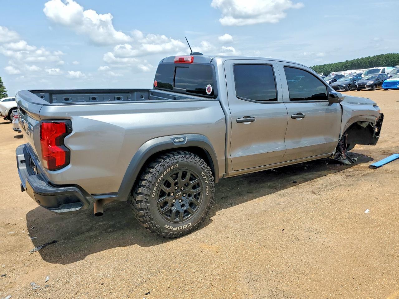 2024 Chevrolet Colorado Trail Boss - Image 3