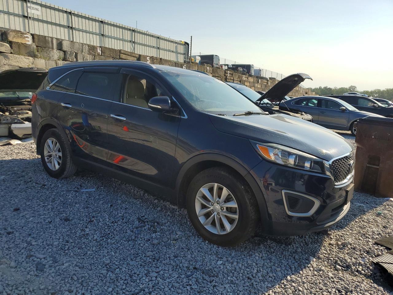 2017 Kia Sorento Lx - Image 4