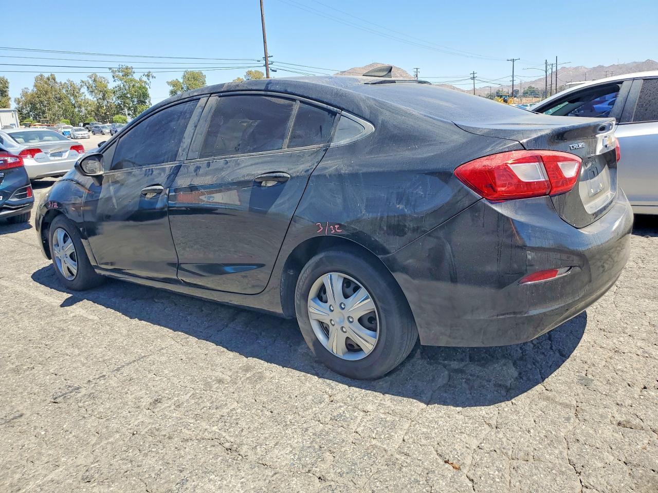2018 Chevrolet Cruze Ls - Фото 2
