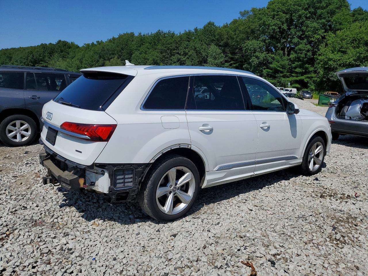 2020 Audi Q7 Premium Plus - Фото 3