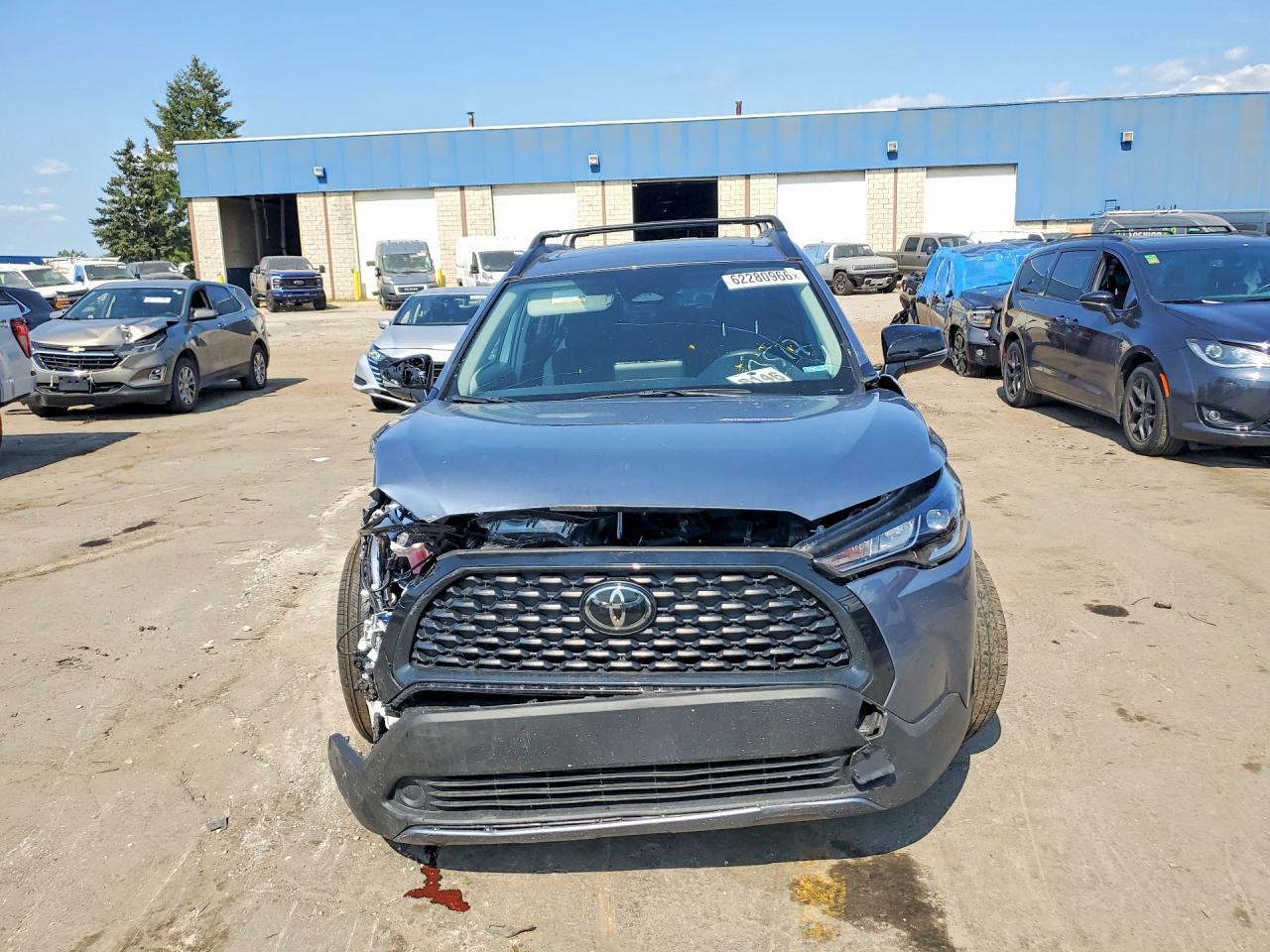 2025 Toyota Corolla Cross Le - Фото 5