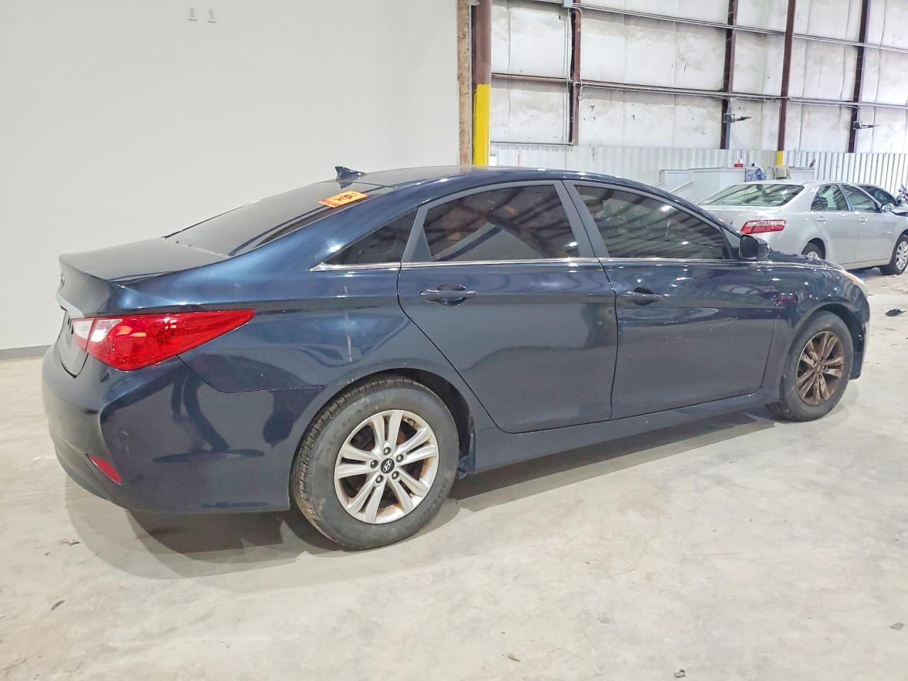 2014 Hyundai Sonata Gls - Image 3