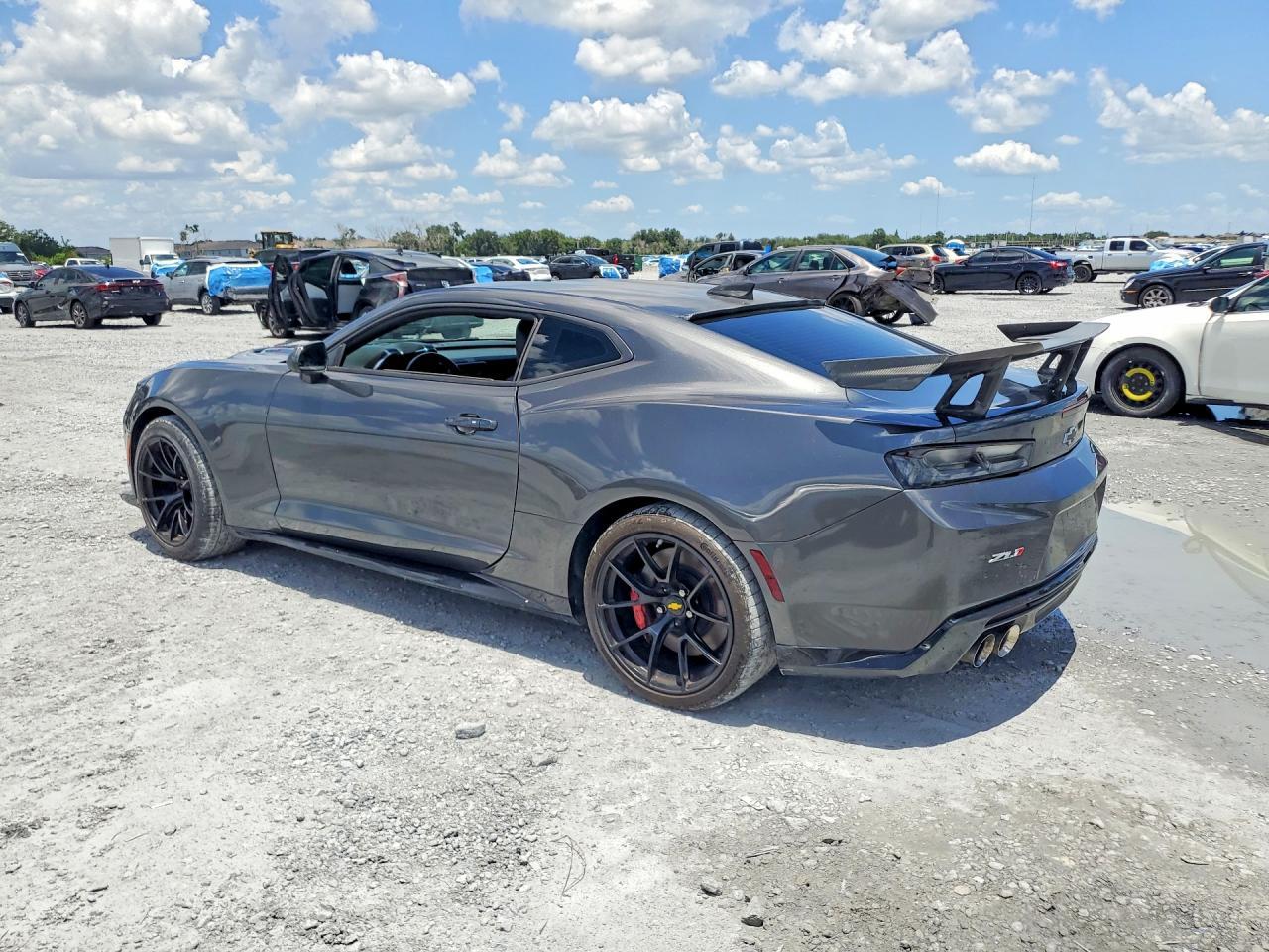 2017 Chevrolet Camaro Zl1 - Фото 2
