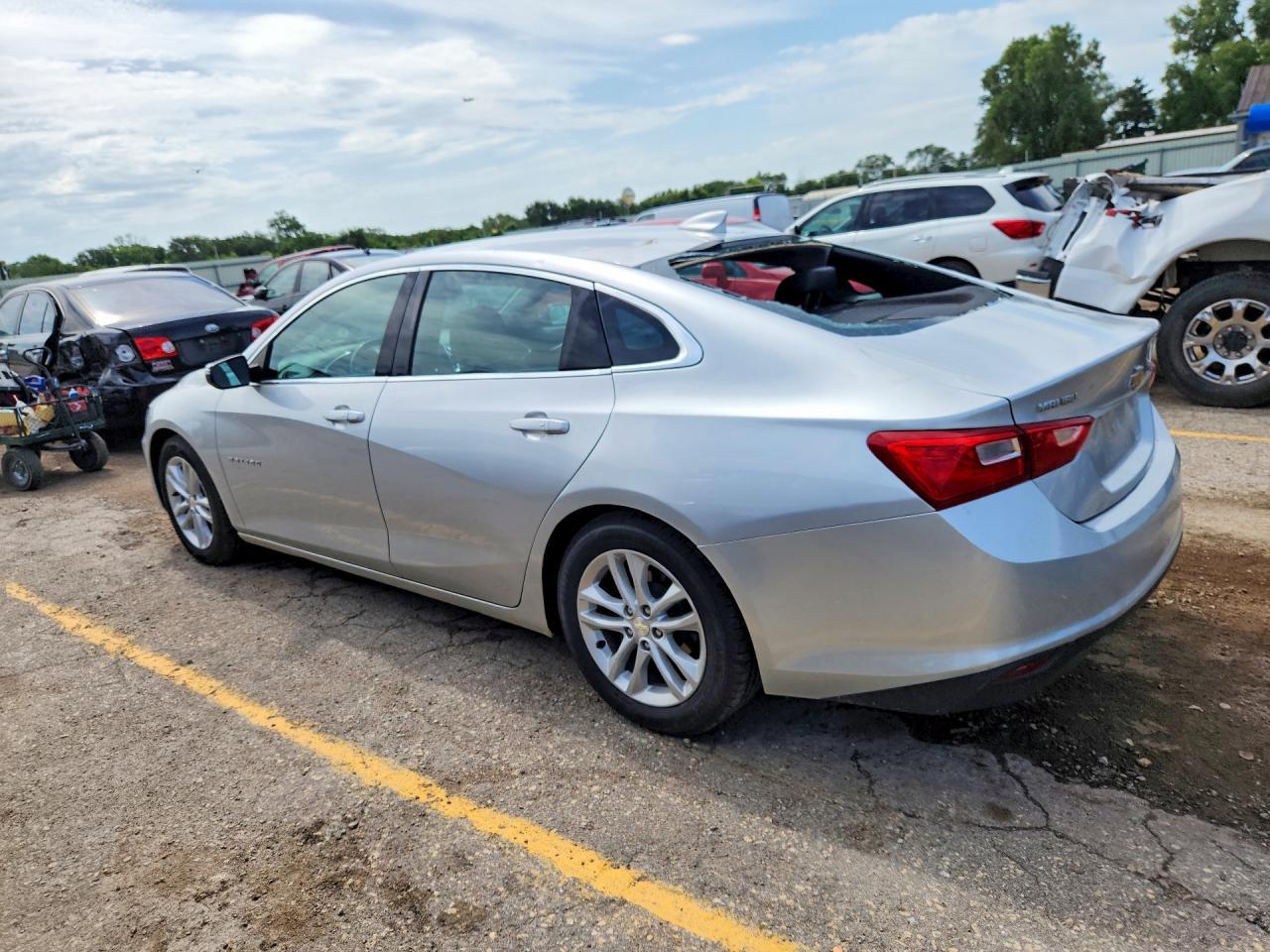 2017 Chevrolet Malibu Lt - Фото 2