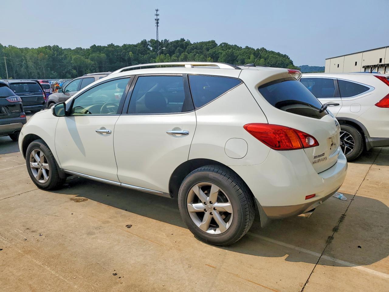 2009 Nissan Murano S - Image 2