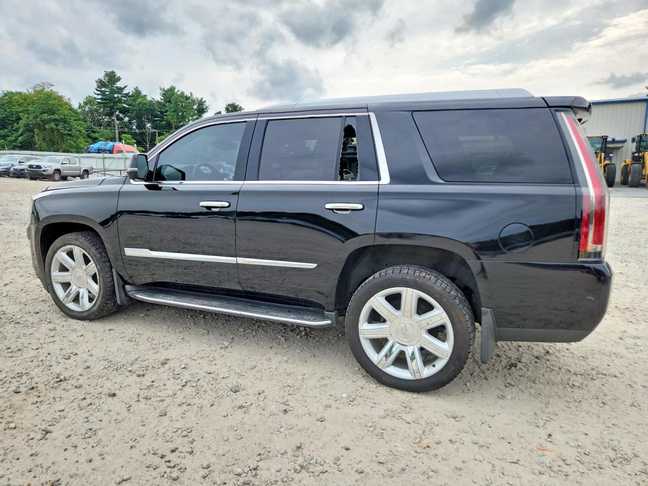 2016 Cadillac Escalade Luxury - Фото 2
