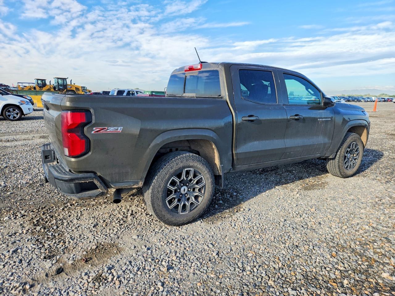 2024 Chevrolet Colorado Z71 - Image 3