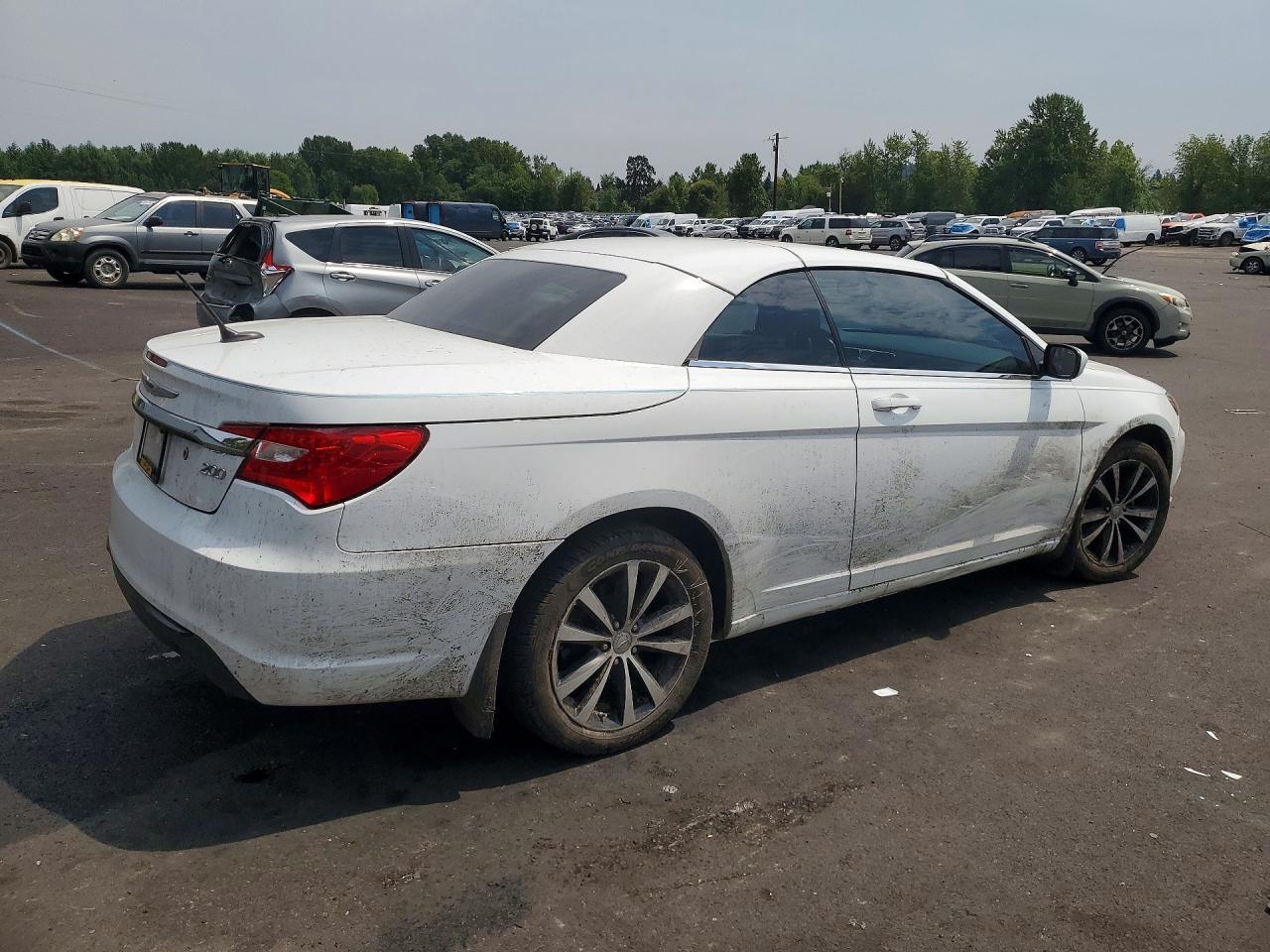 2013 Chrysler 200 S - Фото 3