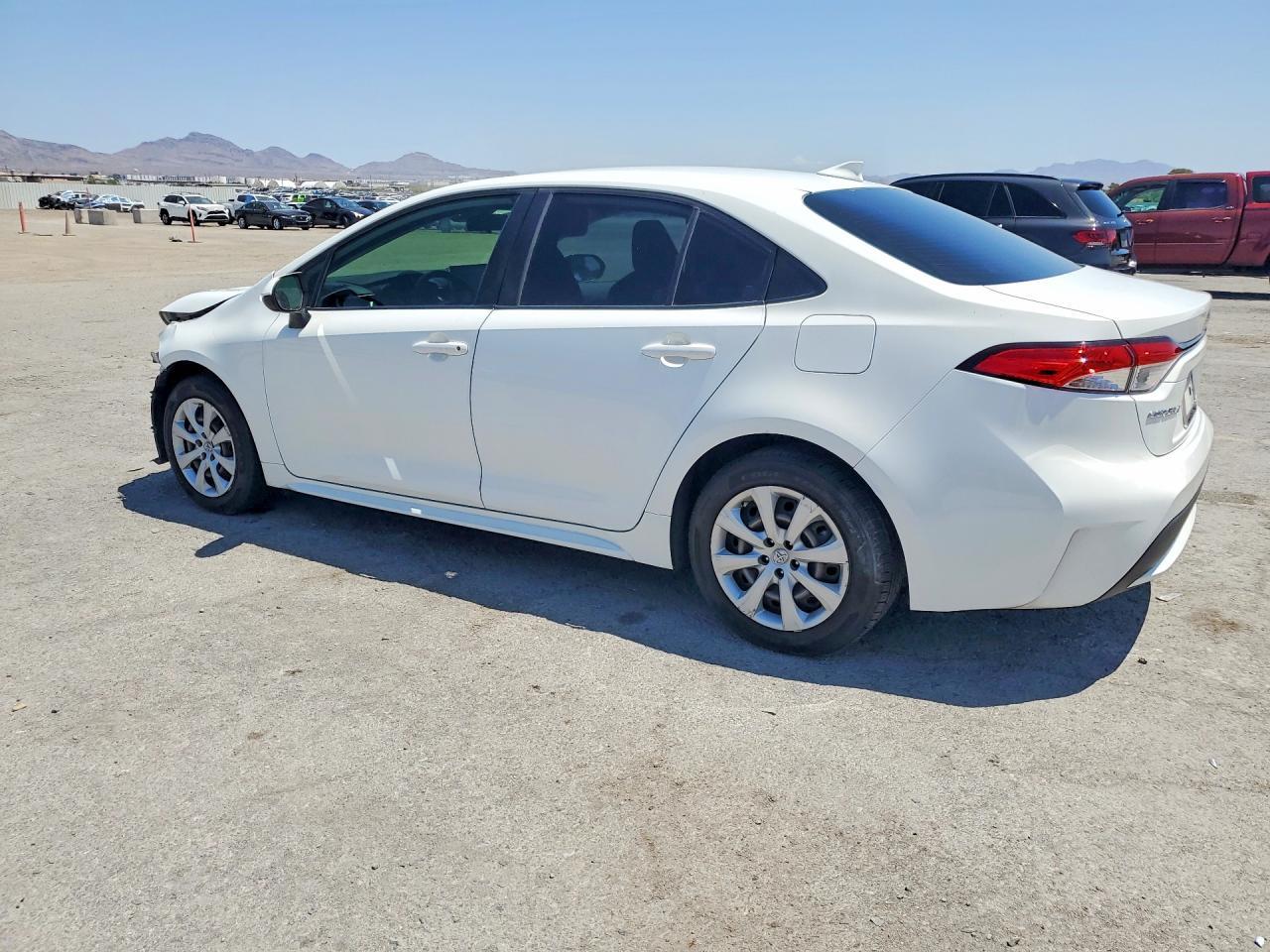 2021 Toyota Corolla Le - Фото 2