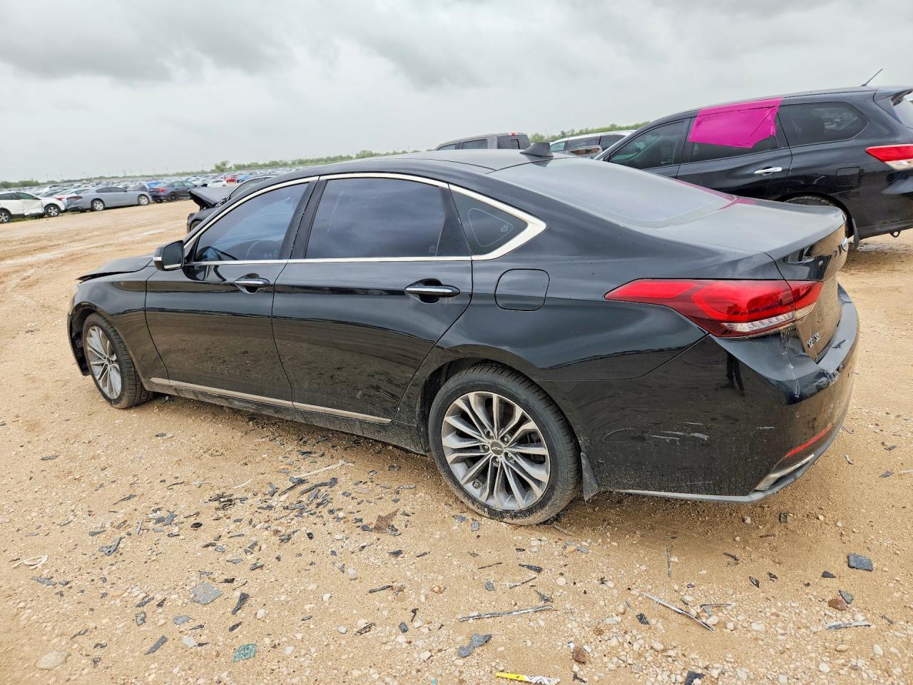 2015 Hyundai Genesis 3.8L - Фото 2