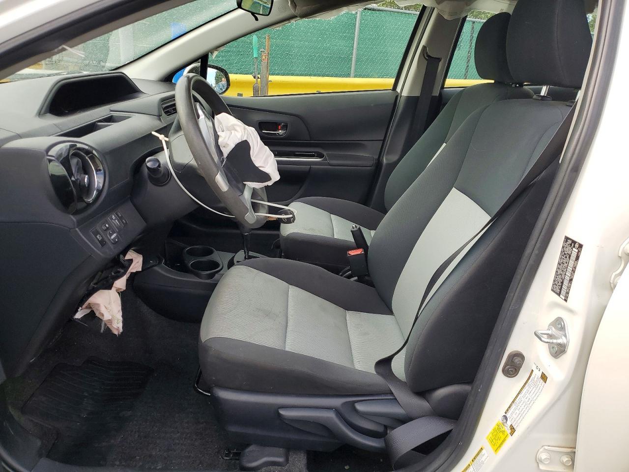 2017 Toyota Prius C Two - Image 7