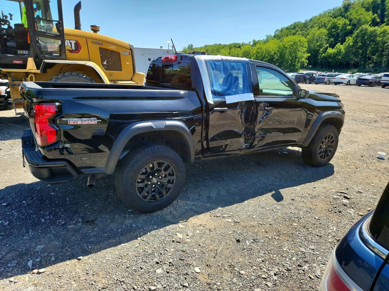 2025 Chevrolet Colorado Trail Boss - Image 3