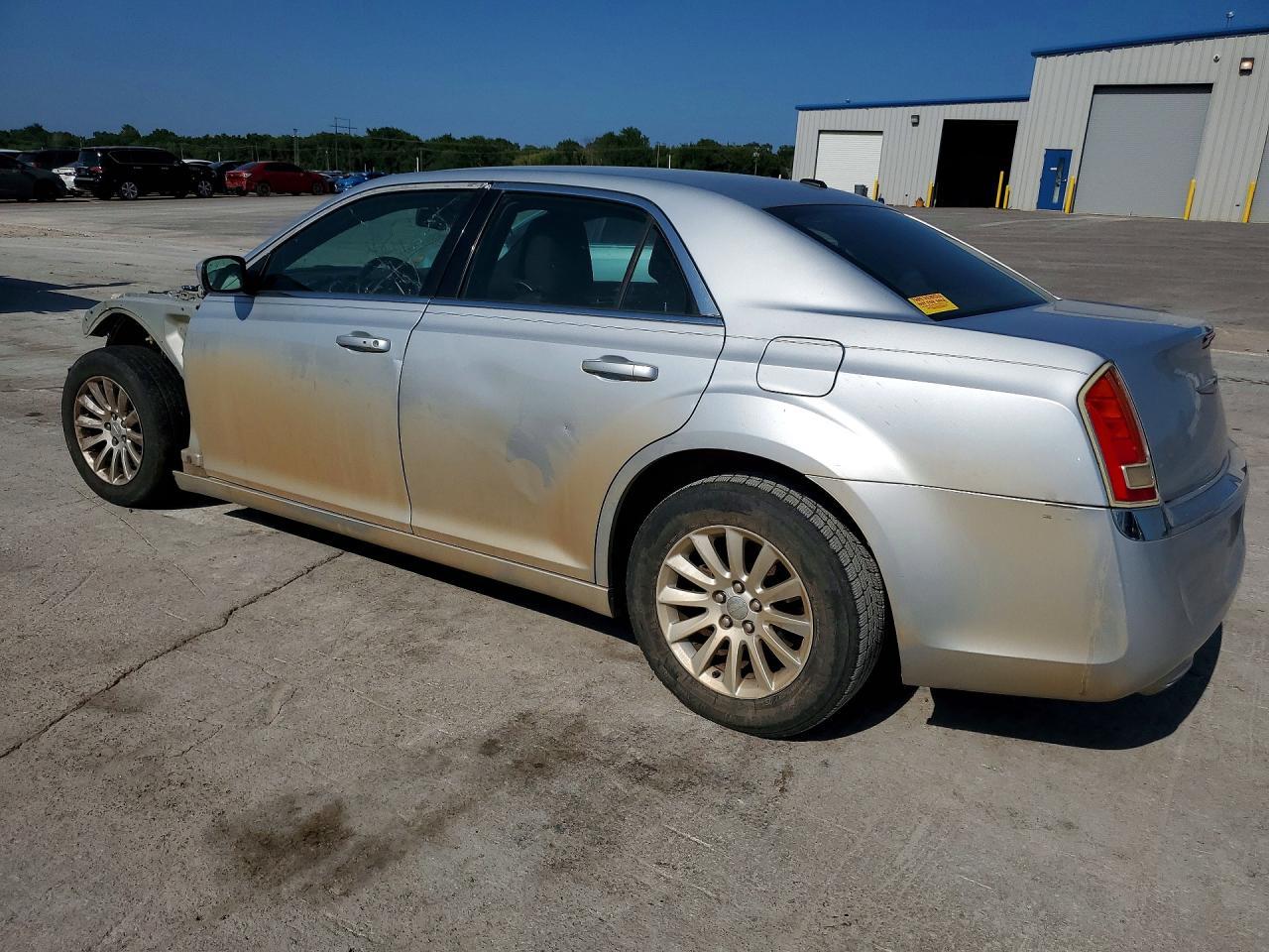 2012 Chrysler 300 - Фото 2