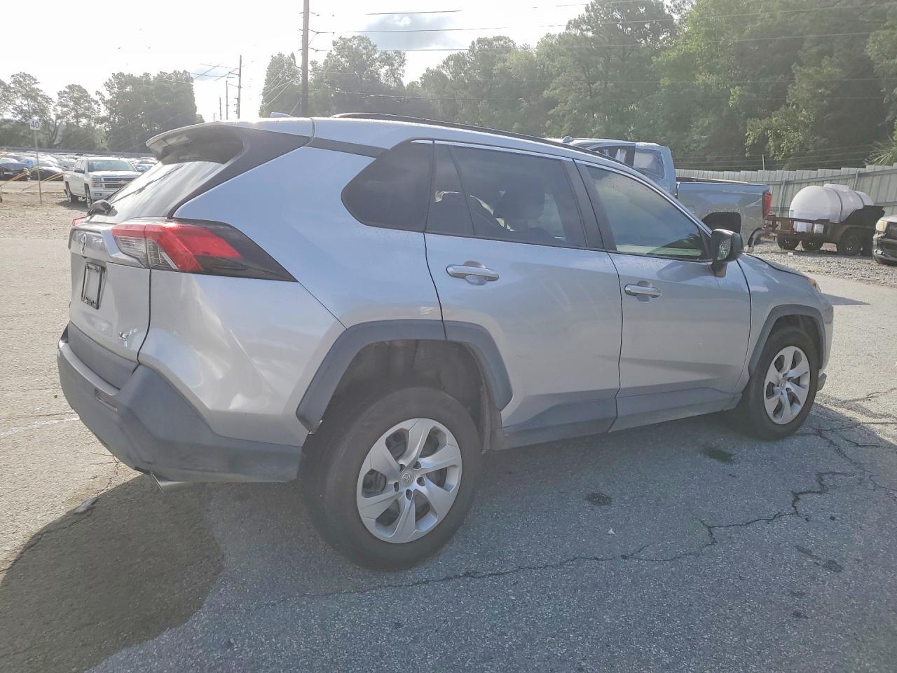 2019 Toyota Rav4 Le - Image 3