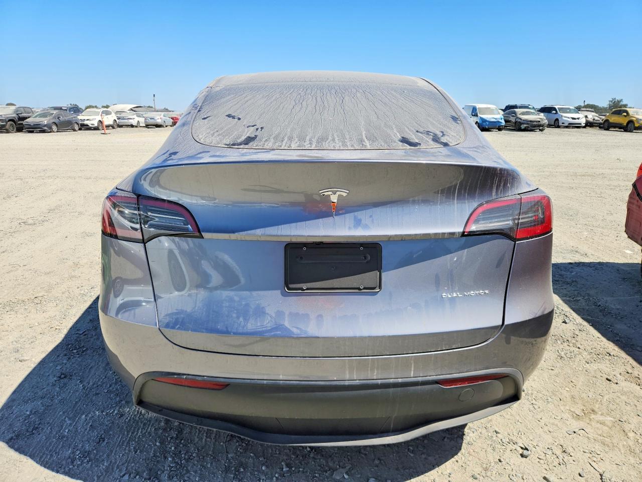 2025 Tesla Model Y - Фото 6