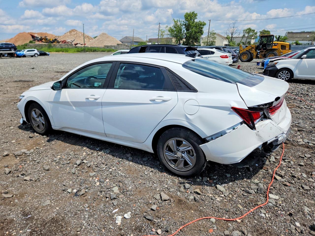 2024 Hyundai Elantra Se - Фото 2