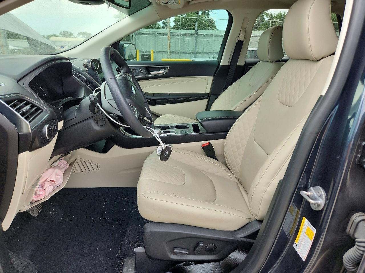 2024 Ford Edge Titanium - Image 7