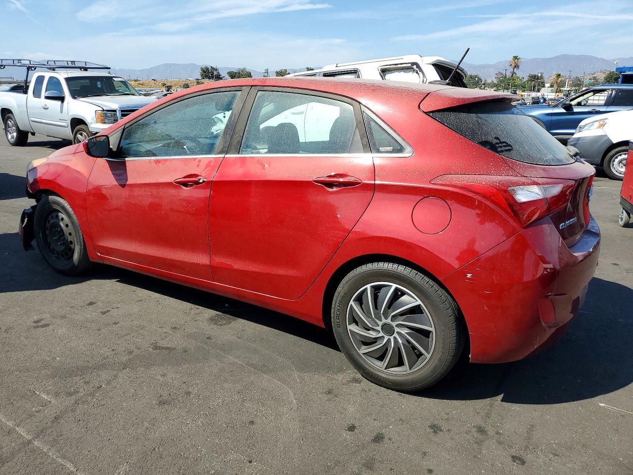 2017 Hyundai Elantra Gt Base - Image 2