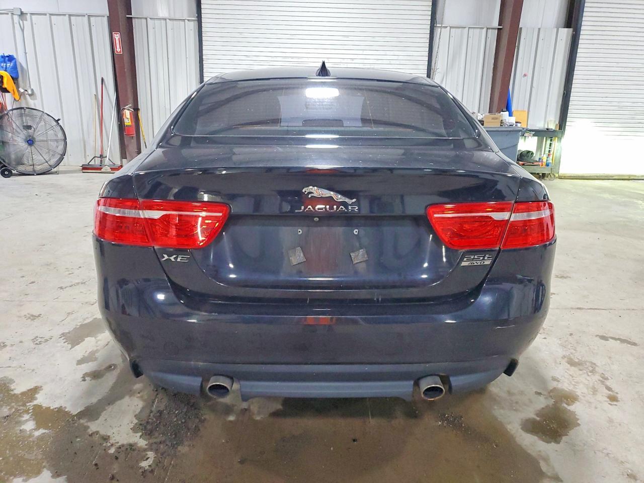 2019 Jaguar Xe - Фото 6