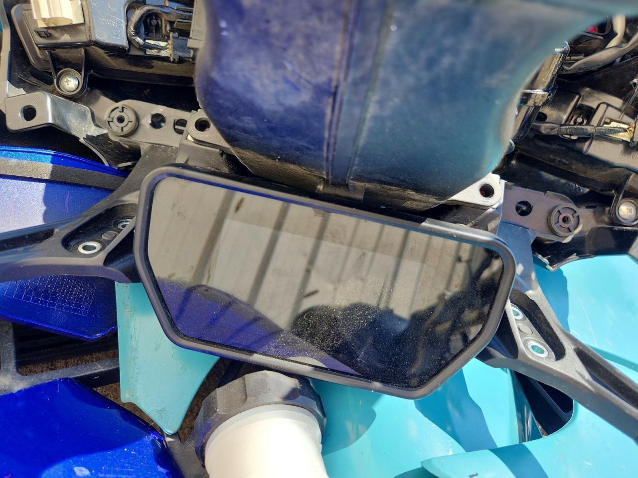 2022 Yamaha Yzfr1 - Image 7