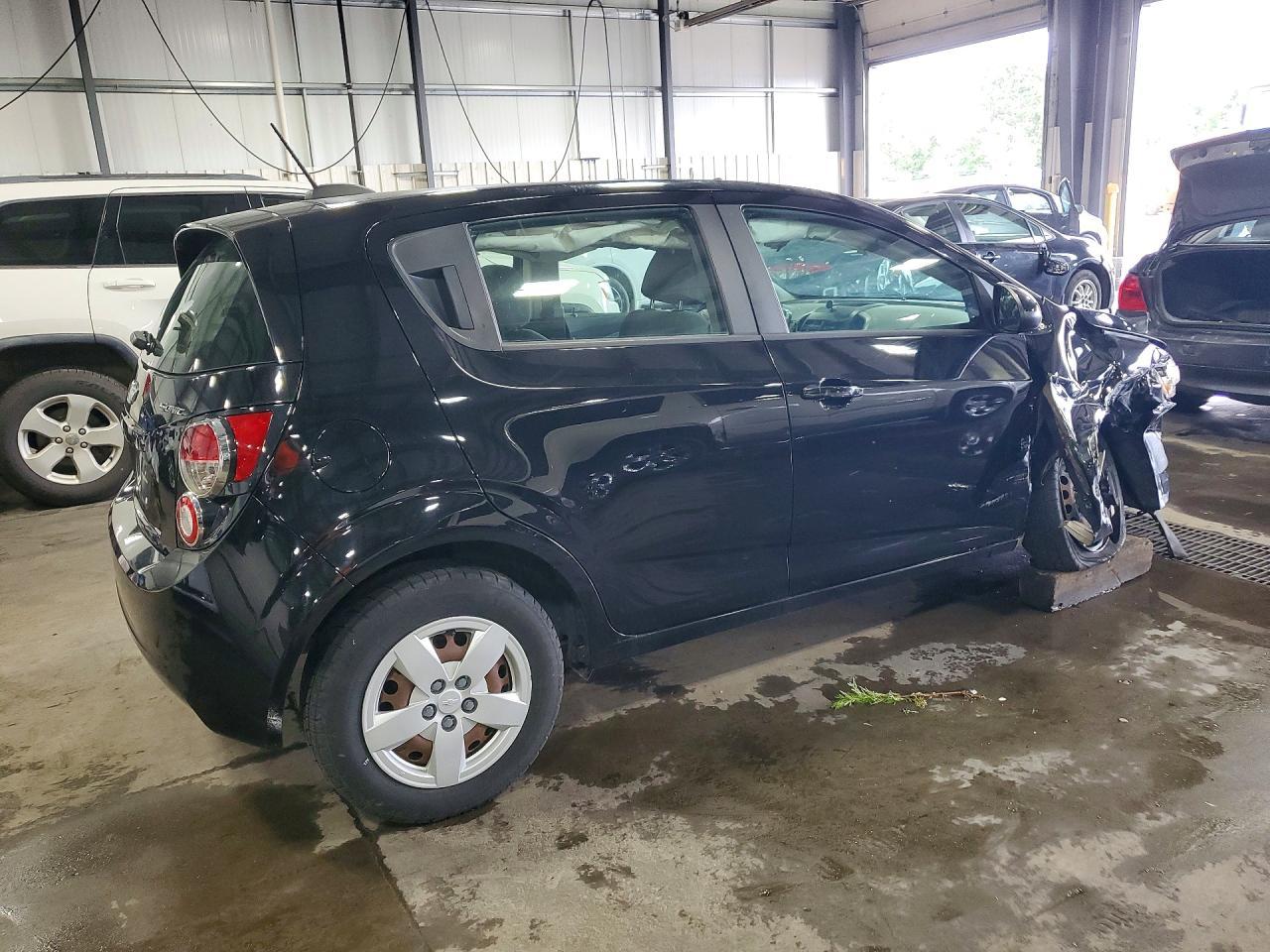 2016 Chevrolet Sonic Ls - Image 3
