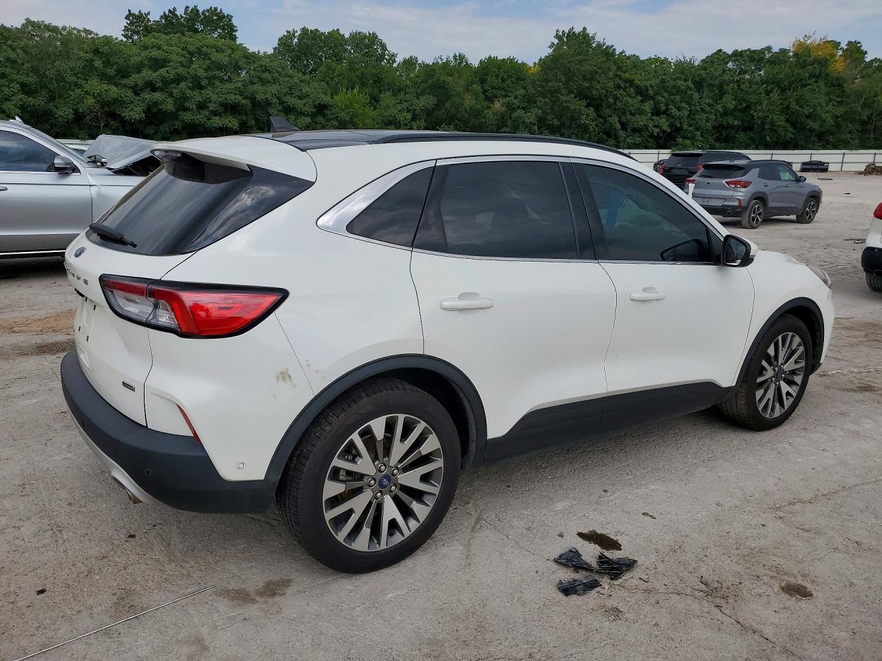 2020 Ford Escape Titanium - Фото 3