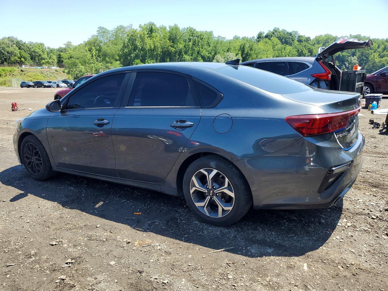 2019 Kia Forte Lxs - Image 2