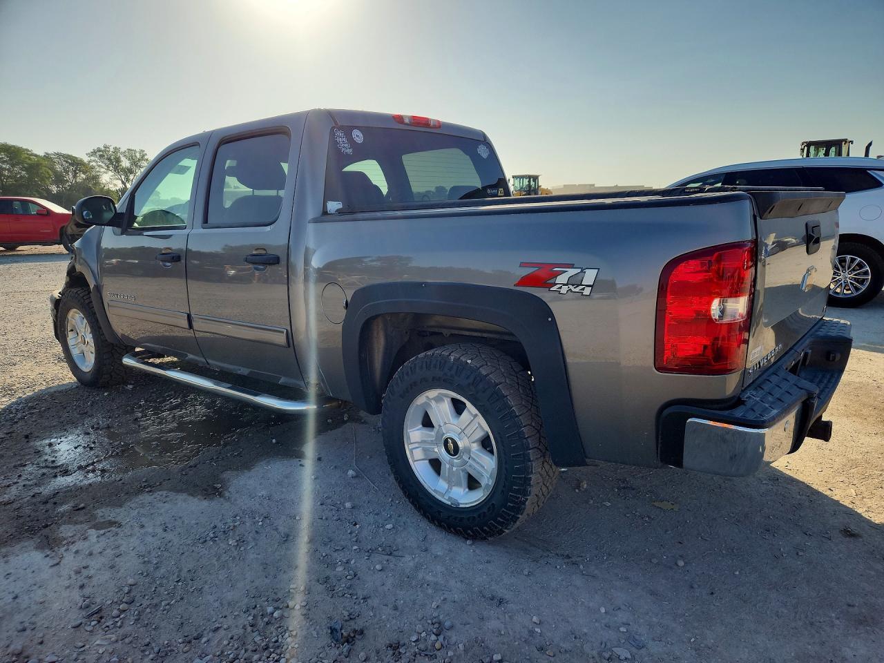 2013 Chevrolet Silverado - Image 2