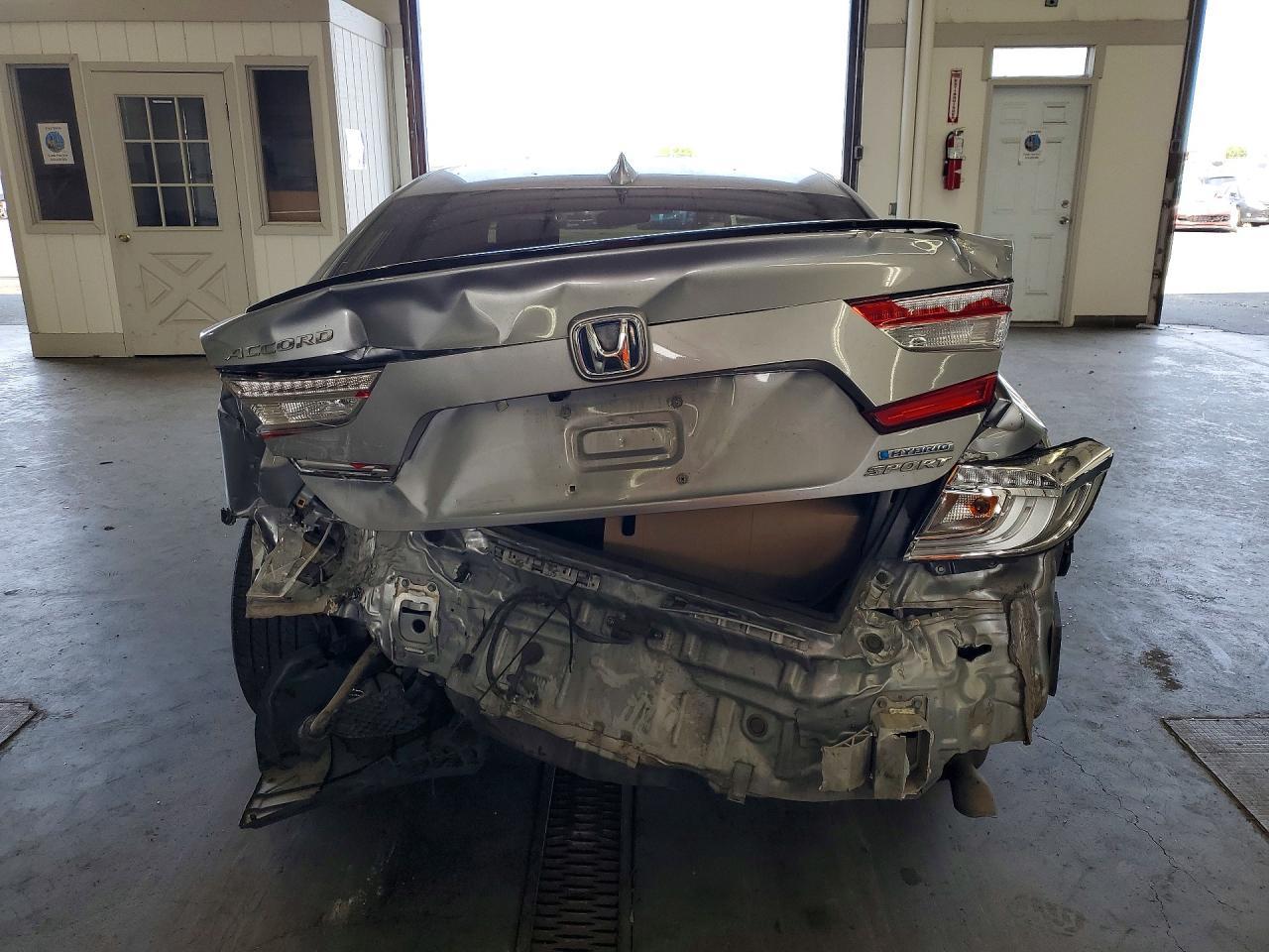 2022 Honda Accord Hybrid Sport - Image 6