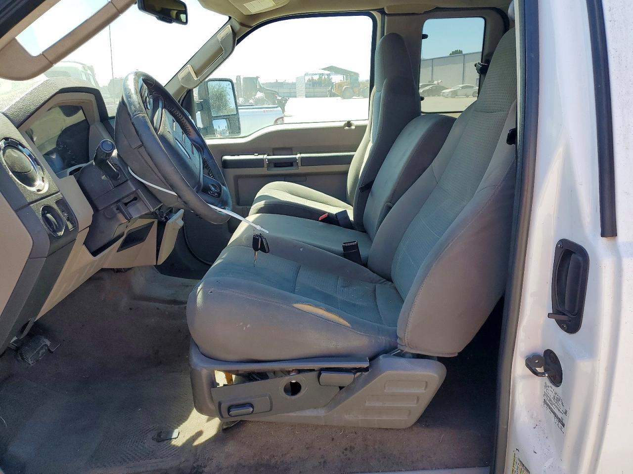 2009 Ford F250 Super Duty - Image 7