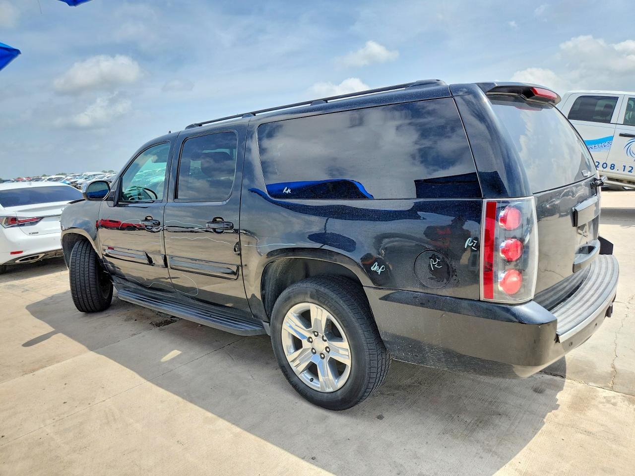 2007 GMC Yukon Xl C1500 - Фото 2