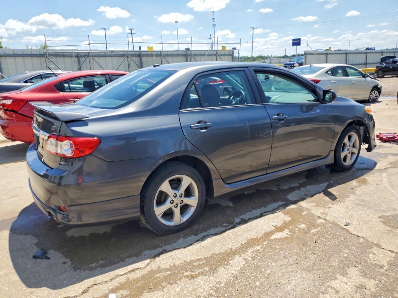 2011 Toyota Corolla S - Фото 3