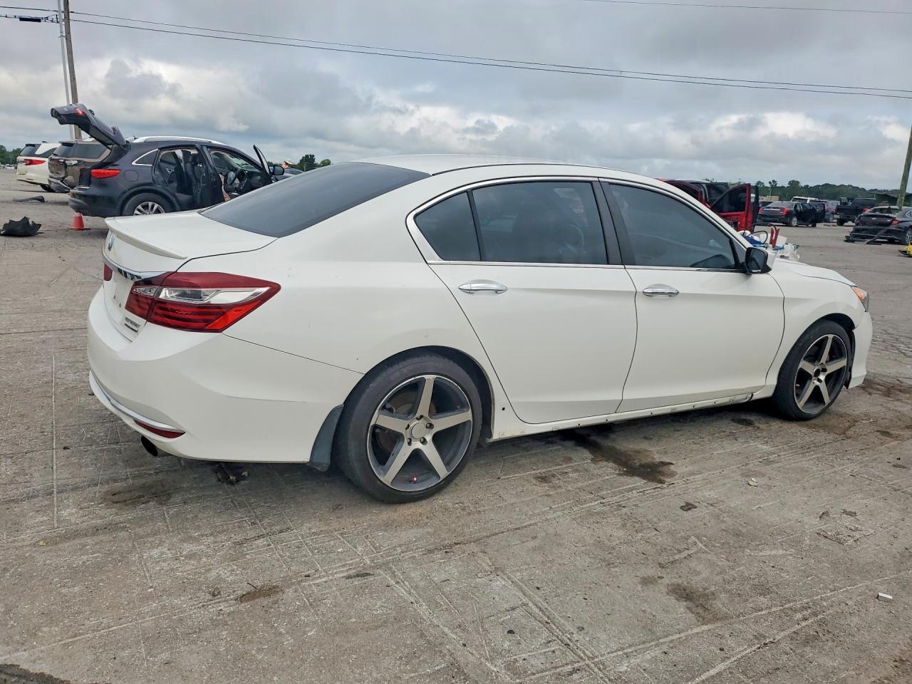 2017 Honda Accord Sport Special Edition - Фото 3