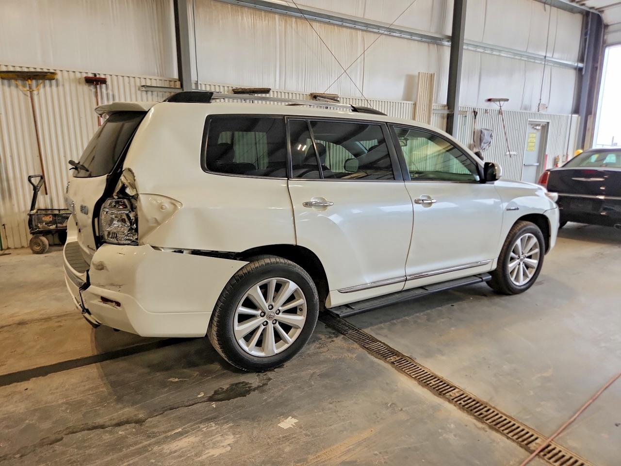 2013 Toyota Highlander Hybrid Limited - Image 3