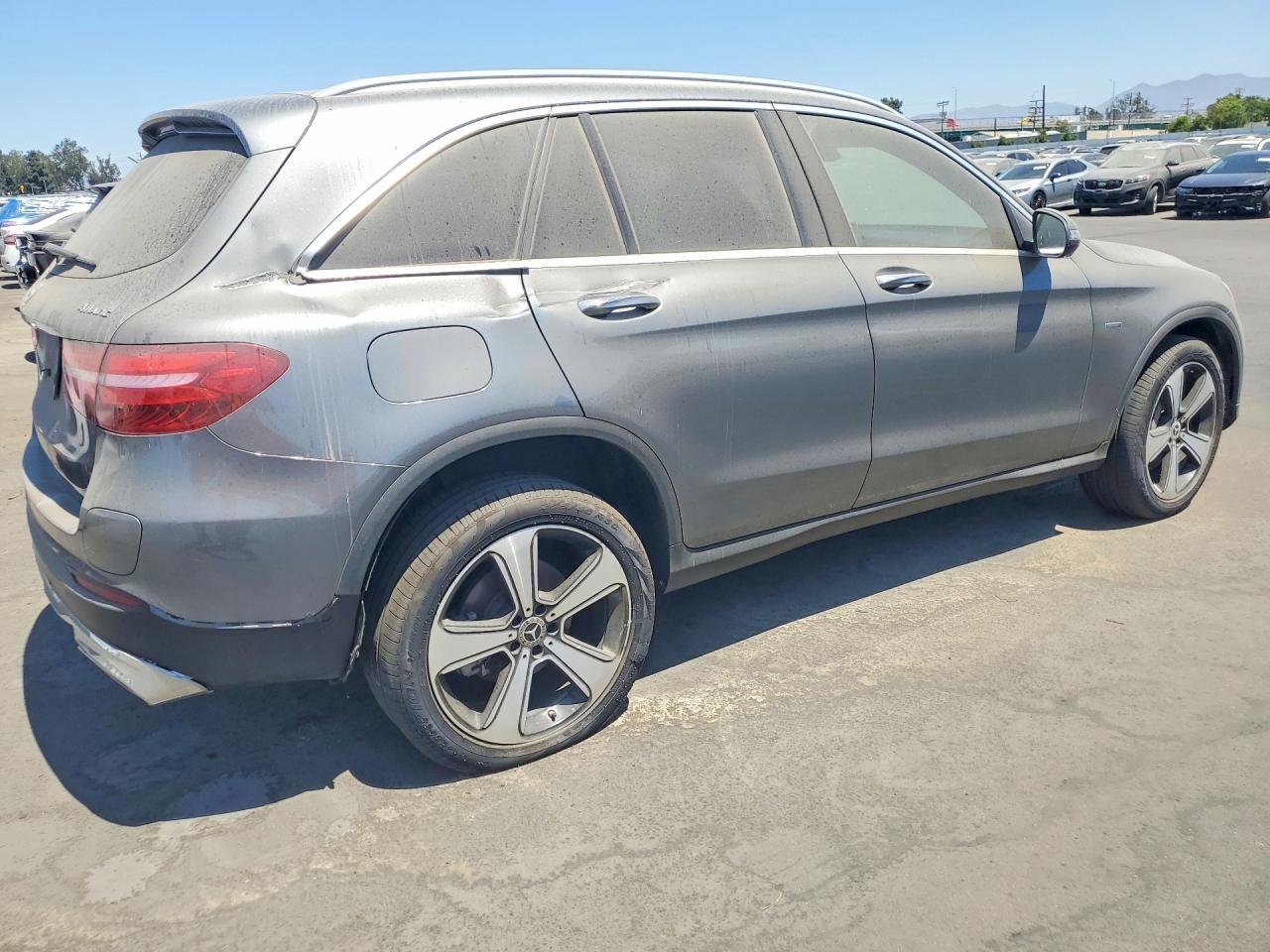 2019 Mercedes-Benz Glc 350E - Image 3