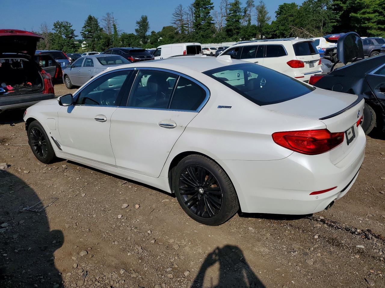 2018 BMW 530Xe - Image 2