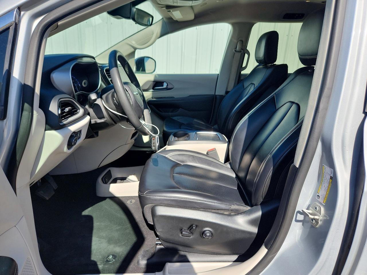 2023 Chrysler Pacifica Touring L - Фото 7
