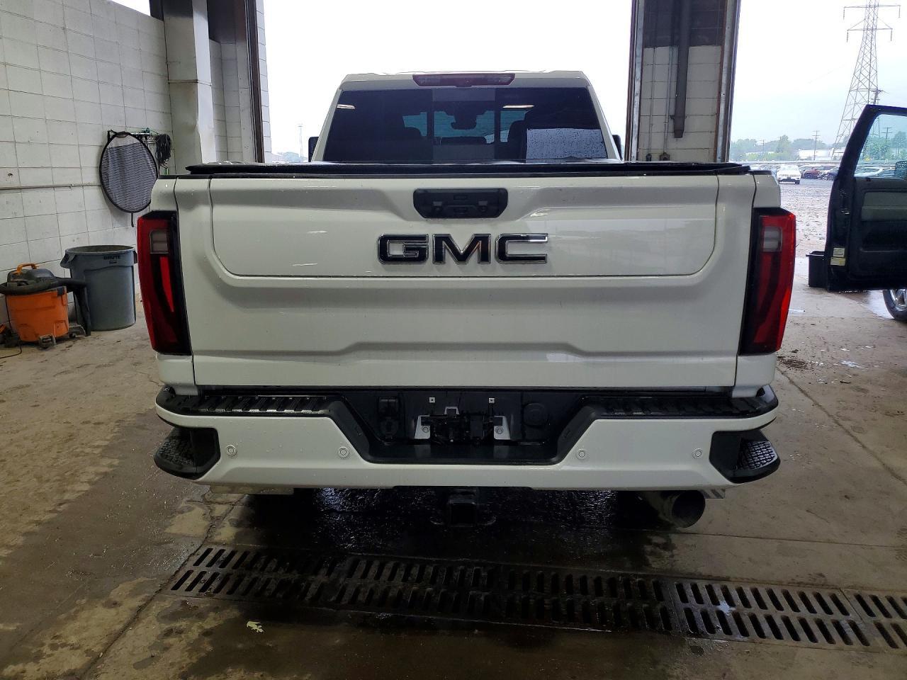 2024 GMC Sierra K3500 Denali Ultimate - Image 6