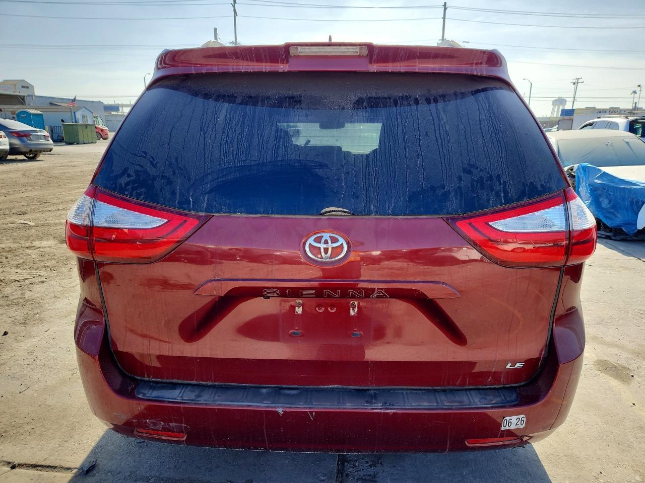 2019 Toyota Sienna Le - Фото 6