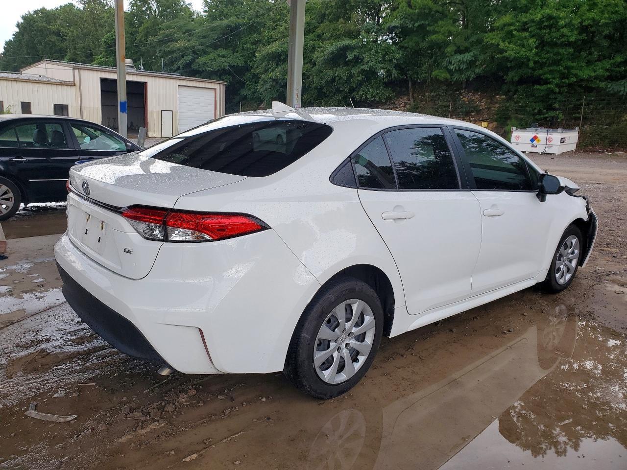 2023 Toyota Corolla Le - Image 3