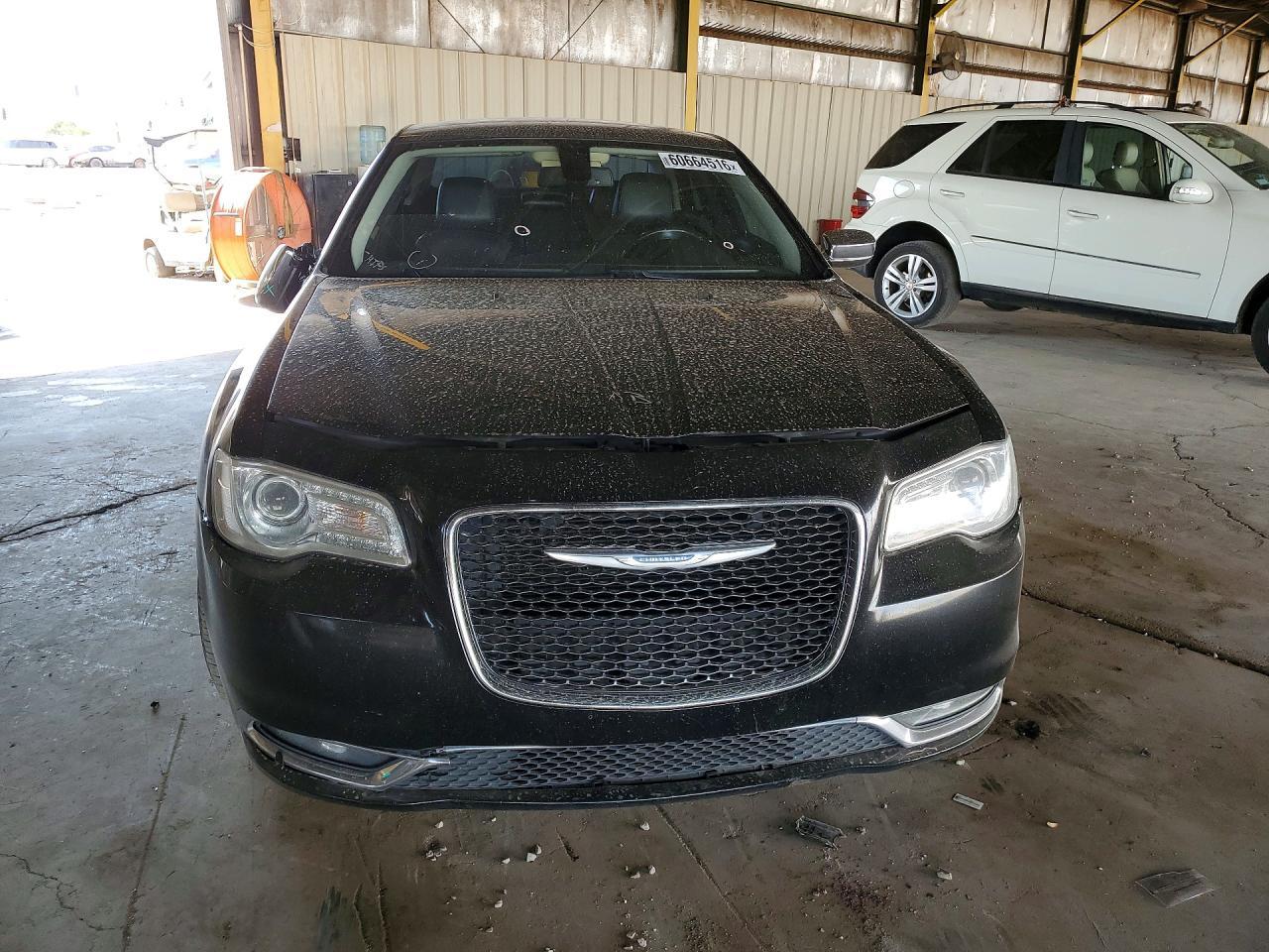 2018 Chrysler 300 Limited - Image 5