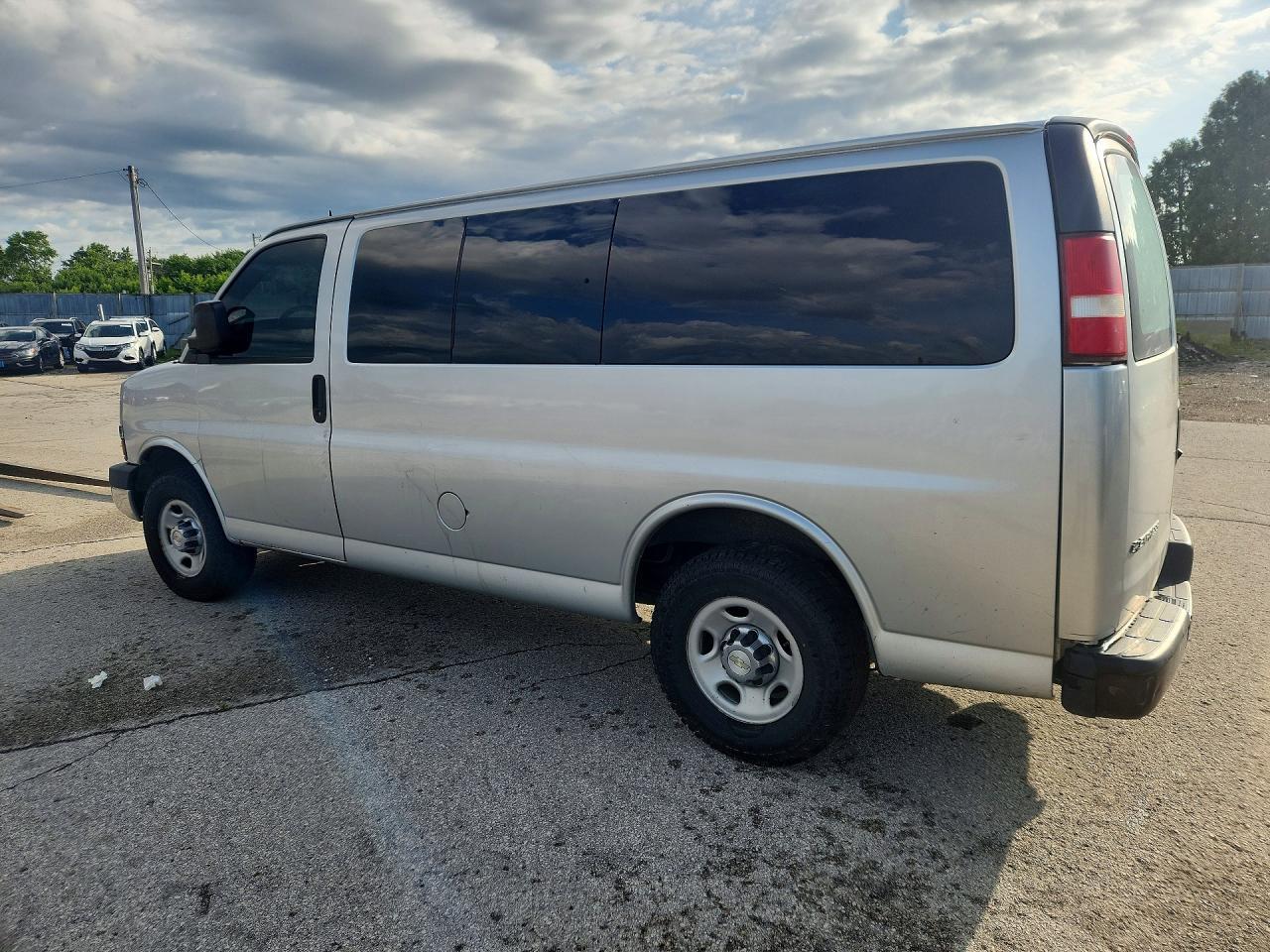 2015 Chevrolet Express G3500 Lt - Фото 2