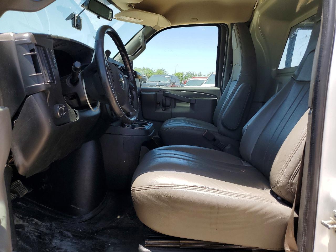 2021 Chevrolet Express 2500 Cargo Delivery Van - Image 7