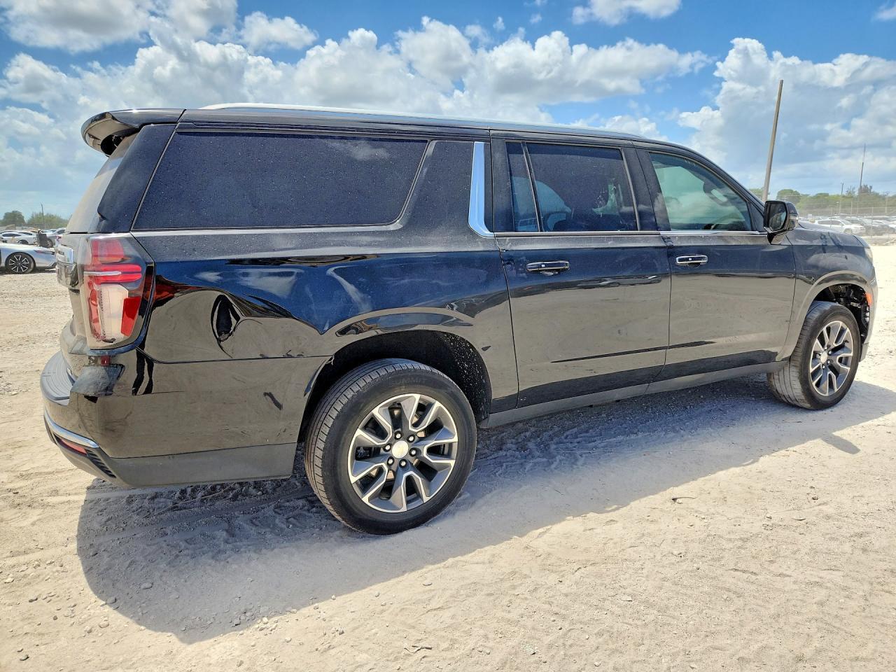 2021 Chevrolet Suburban C1500 Lt - Фото 3